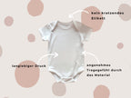 Personaliserter Babybody – „Mini Nachname“ mit Jahreszahl